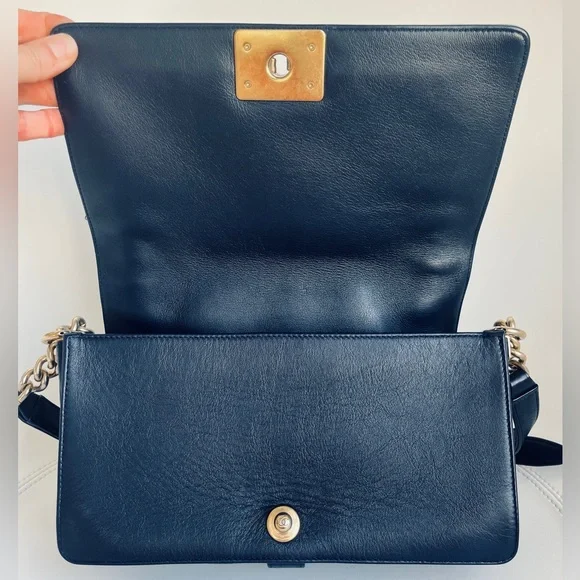 Chanel Navy and Gold woven boy bag with COA and full inclusion - Picture 9 of 15